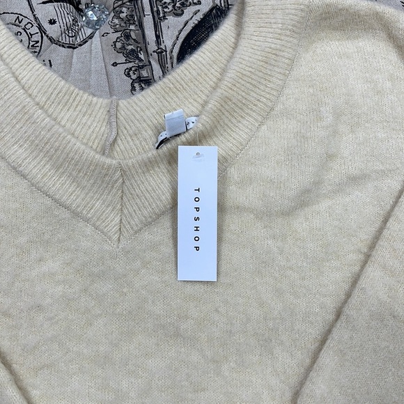 Topshop V-Neck Sweater - Picture 7 of 10